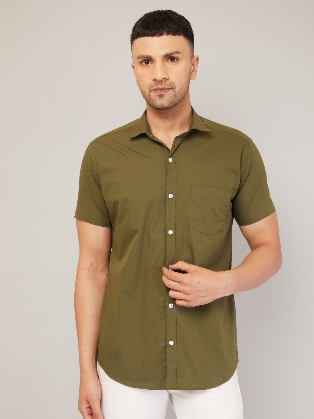 Louis Monarch's Men Regular Fit Solid M Green Spread Collar Casual Half Shirt
