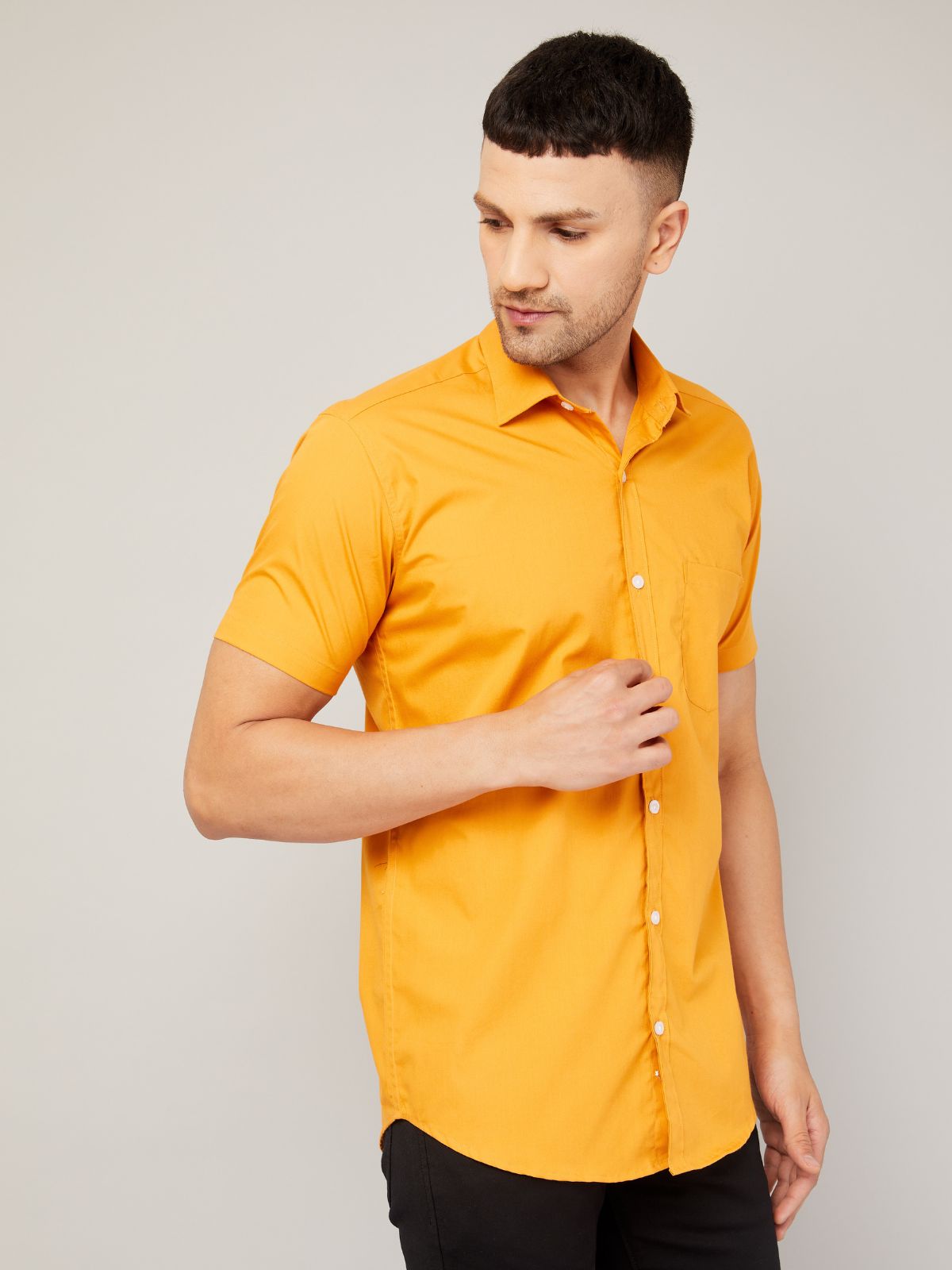 Louis Monarch's Men Regular Fit Solid Yellow Spread Collar Casual Half Shirt