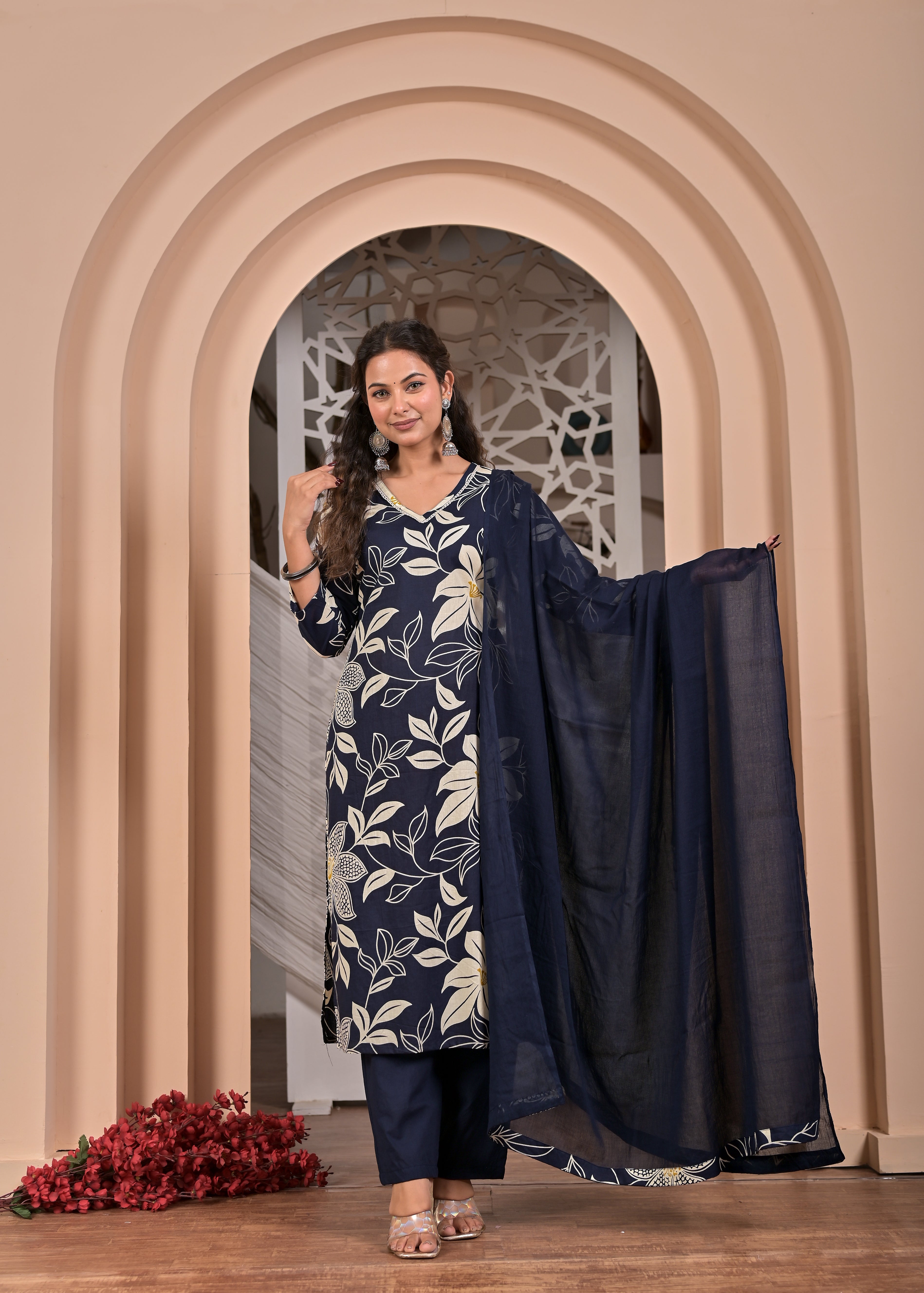 Nama’s Women Printed Ethnic Kurta Pant Set