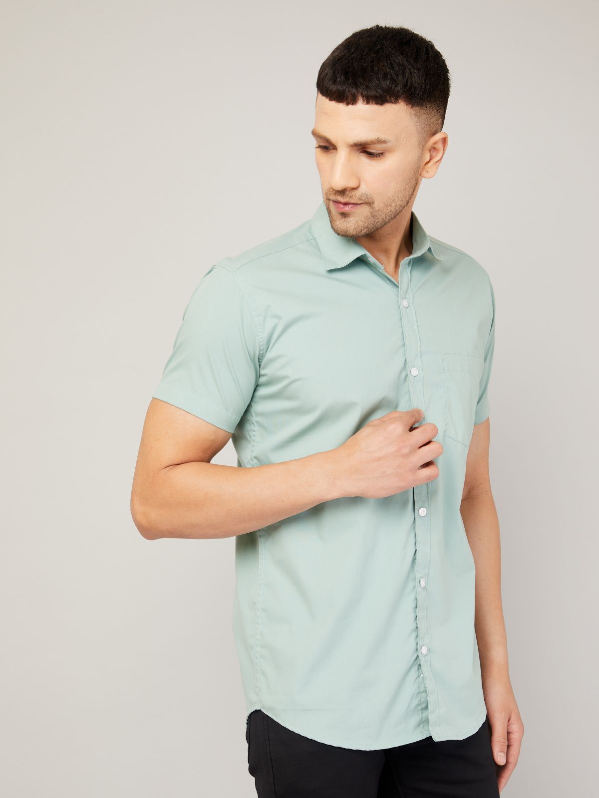 Louis Monarch's Men Regular Fit Solid Pista Spread Collar Casual Half Shirt