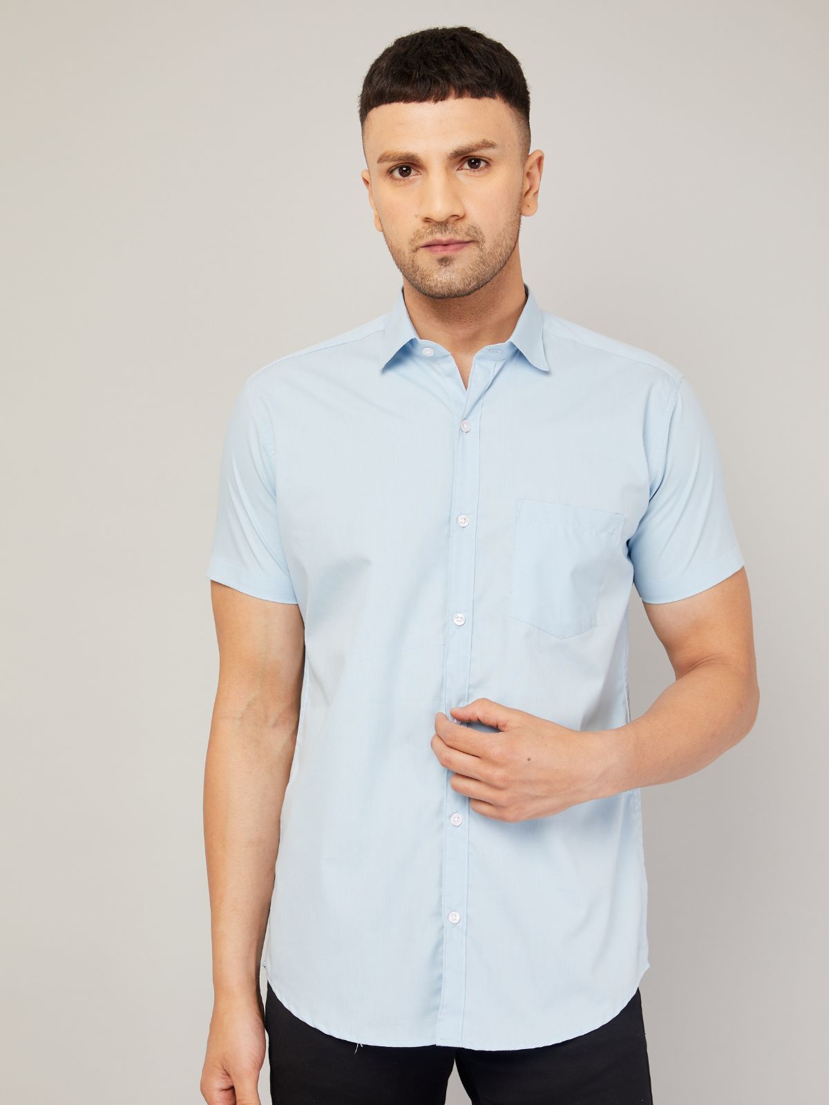 Louis Monarch's Men Regular Fit Solid Sky Blue Spread Collar Casual Half Shirt