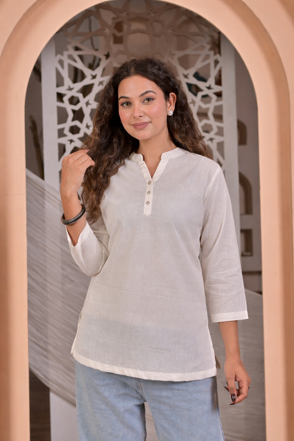 Nama’s Women Solid Black Straight Kurti Top