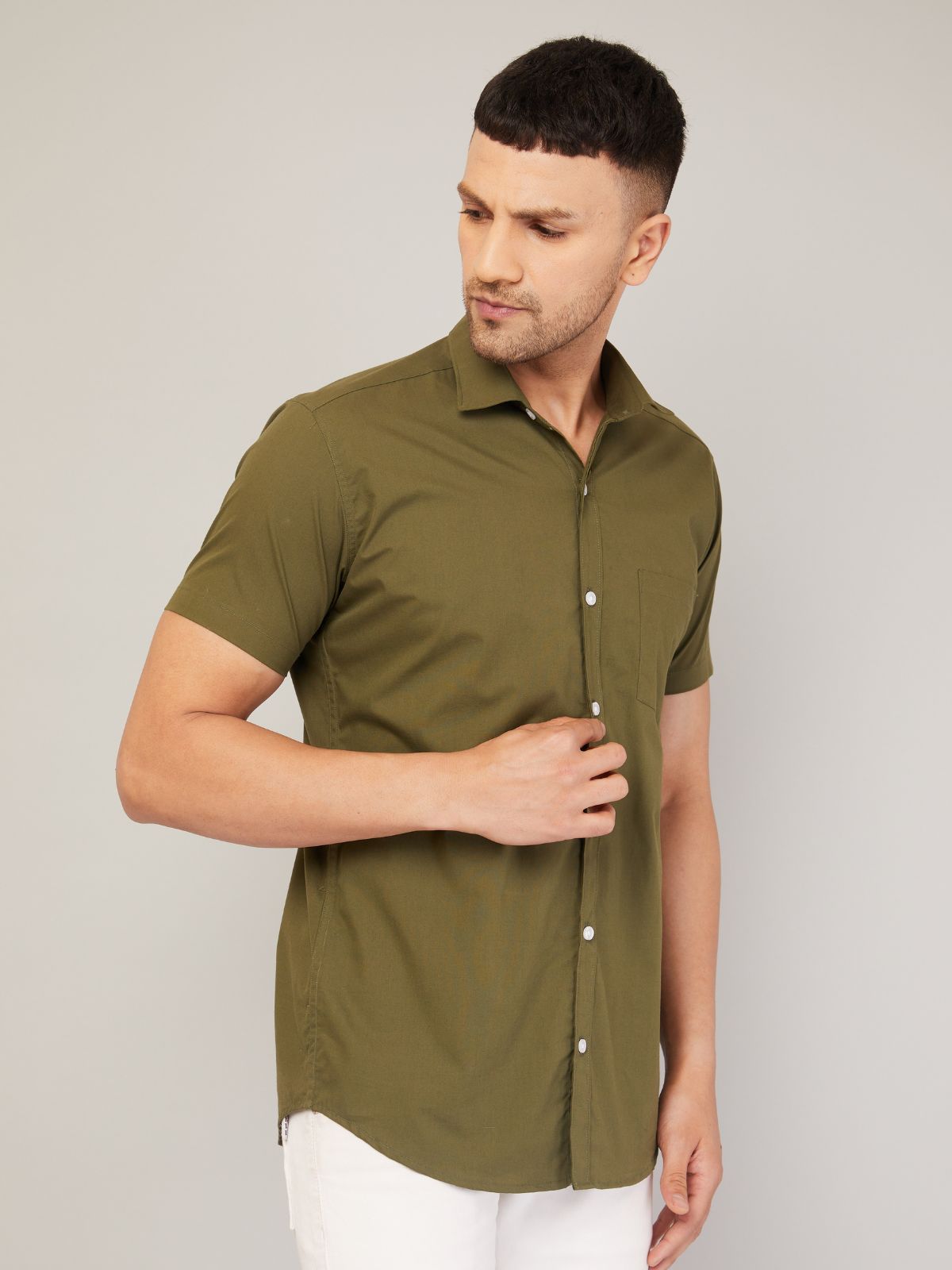 Louis Monarch's Men Regular Fit Solid M Green Spread Collar Casual Half Shirt