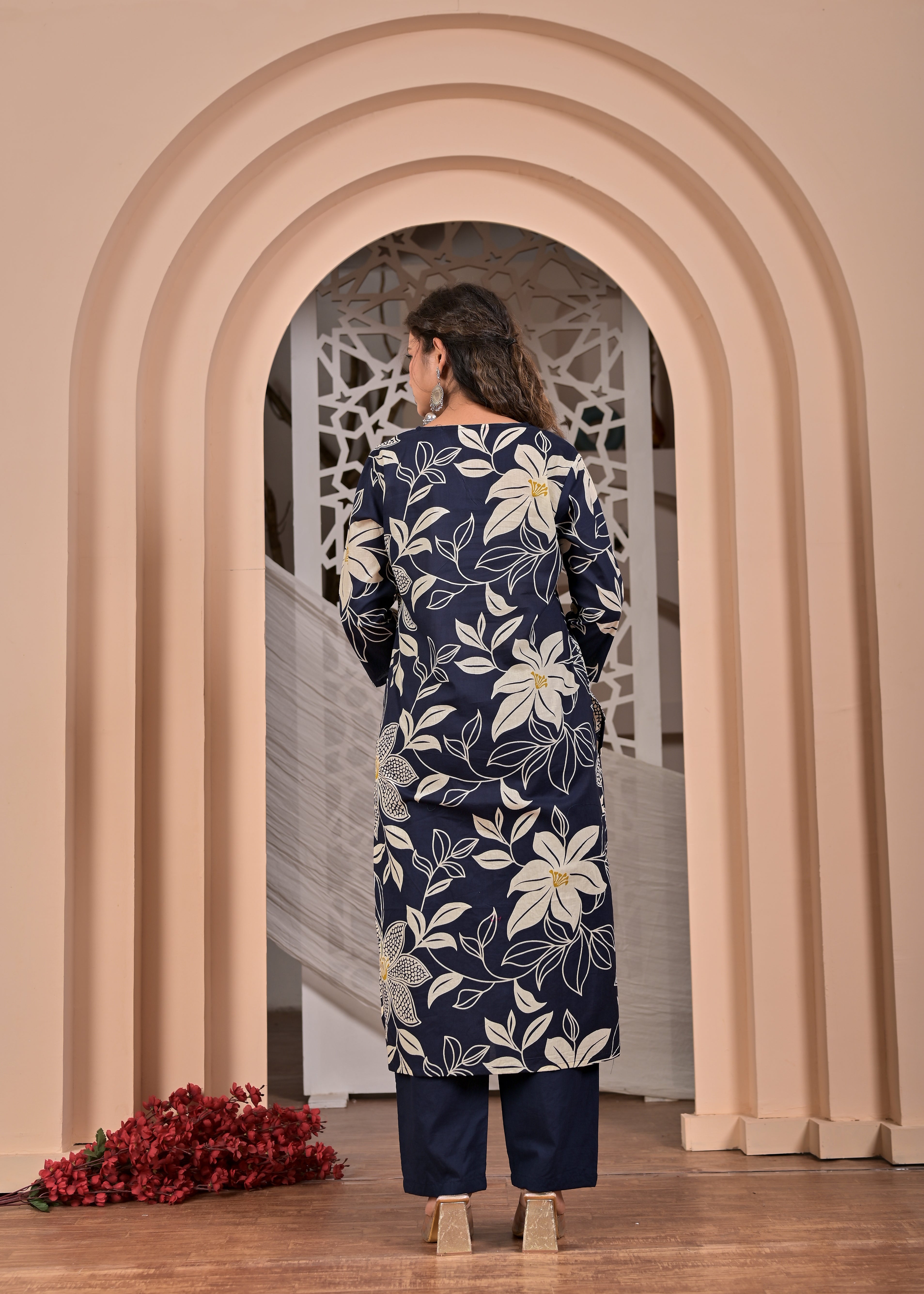 Nama’s Women Printed Ethnic Kurta Pant Set