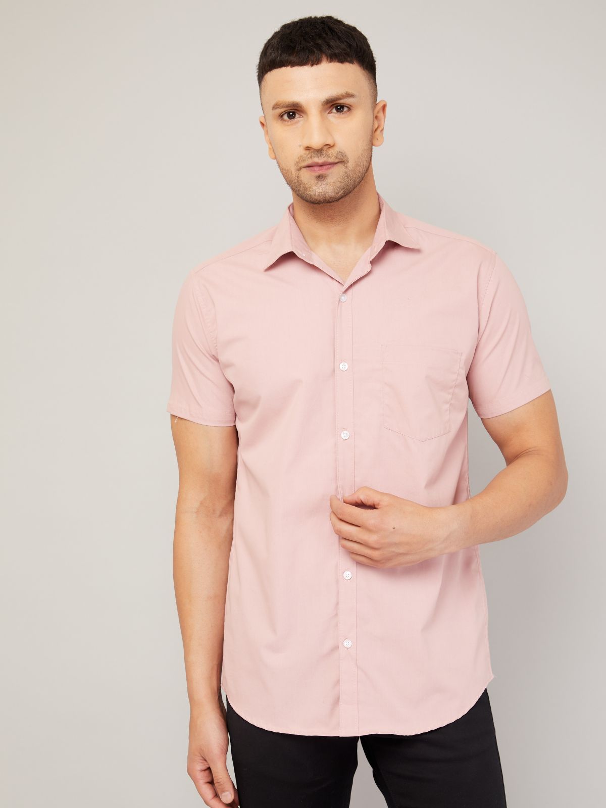Louis Monarch's Men Regular Fit Solid Light Peach Spread Collar Casual Half Shirt