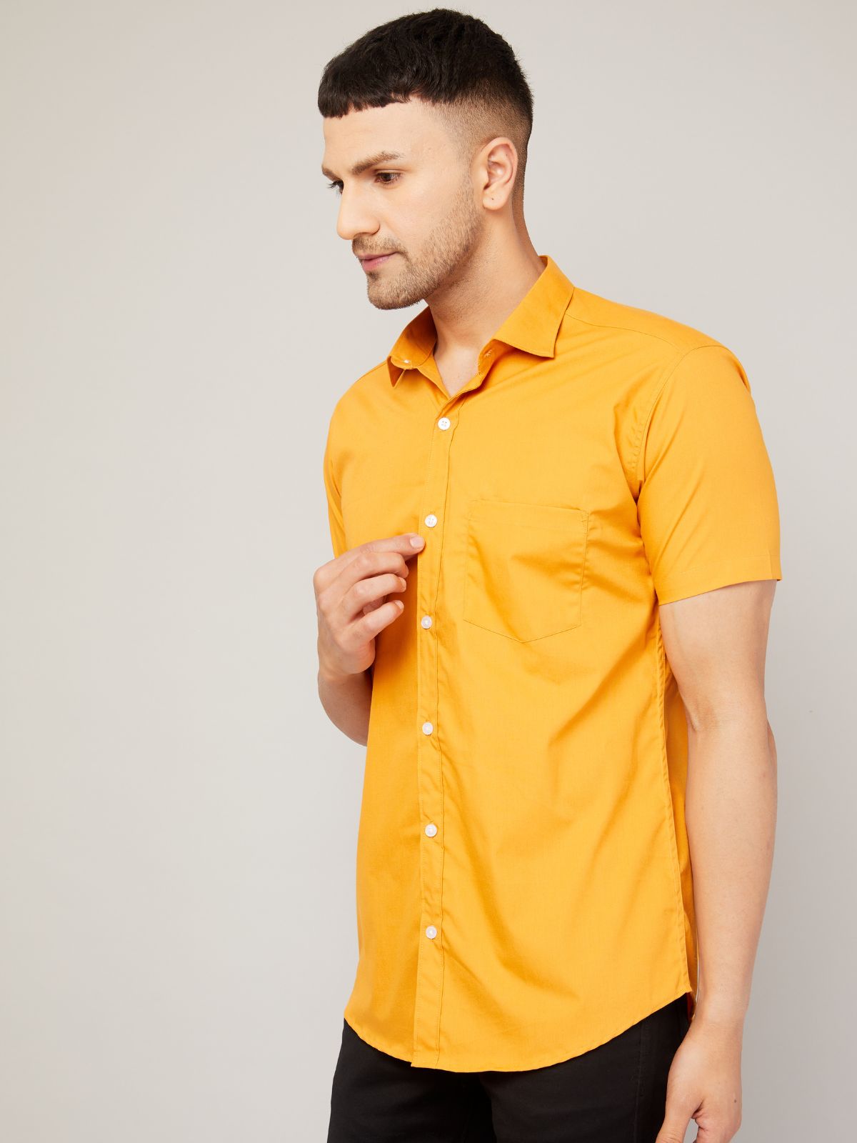 Louis Monarch's Men Regular Fit Solid Yellow Spread Collar Casual Half Shirt