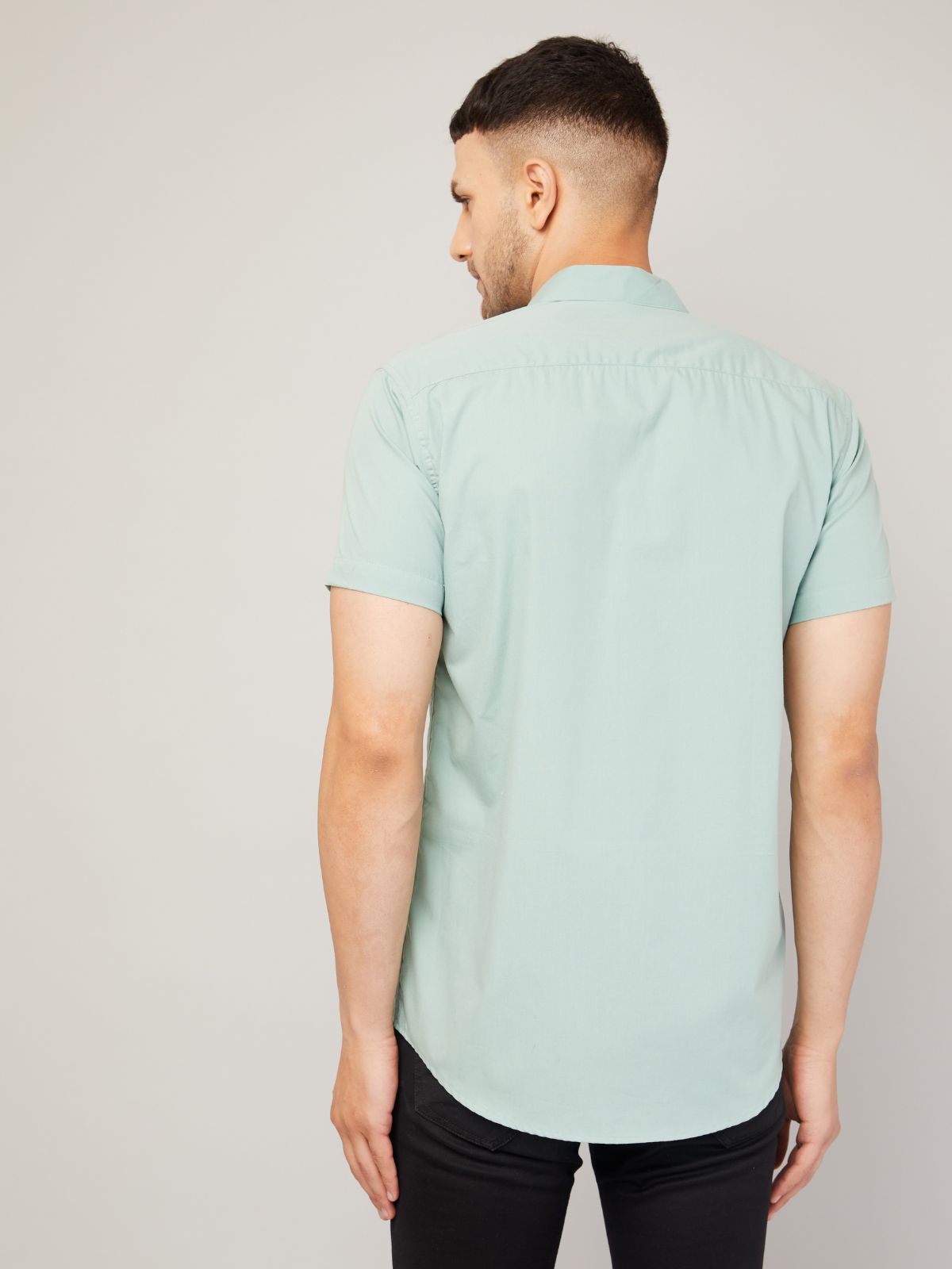 Louis Monarch's Men Regular Fit Solid Pista Spread Collar Casual Half Shirt