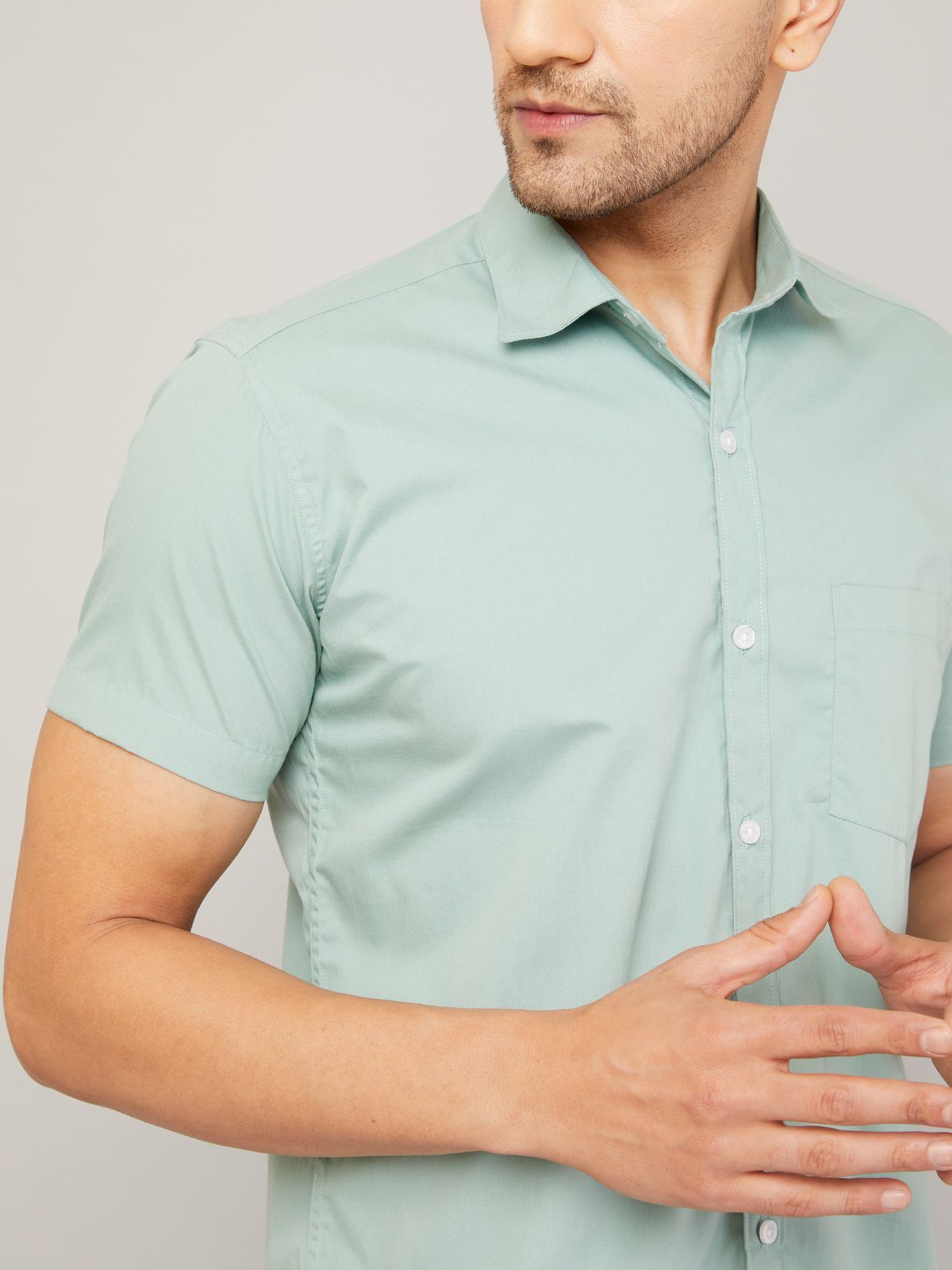 Louis Monarch's Men Regular Fit Solid Pista Spread Collar Casual Half Shirt