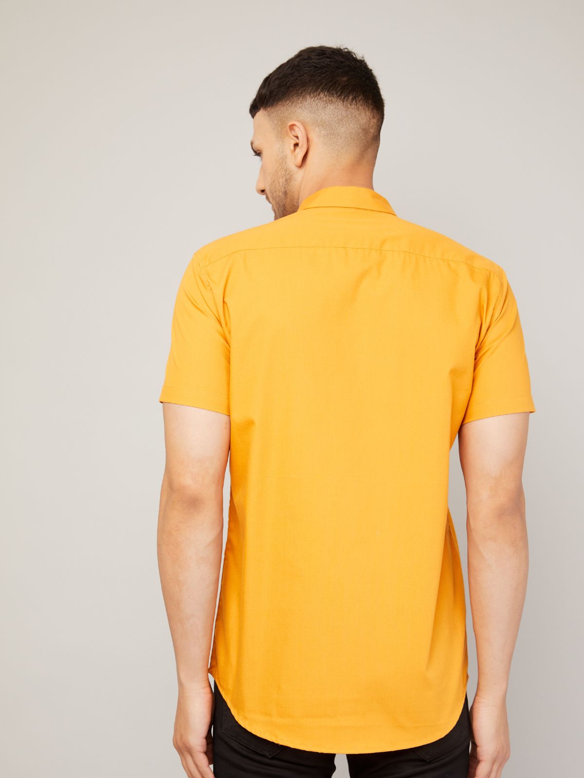 Louis Monarch's Men Regular Fit Solid Yellow Spread Collar Casual Half Shirt