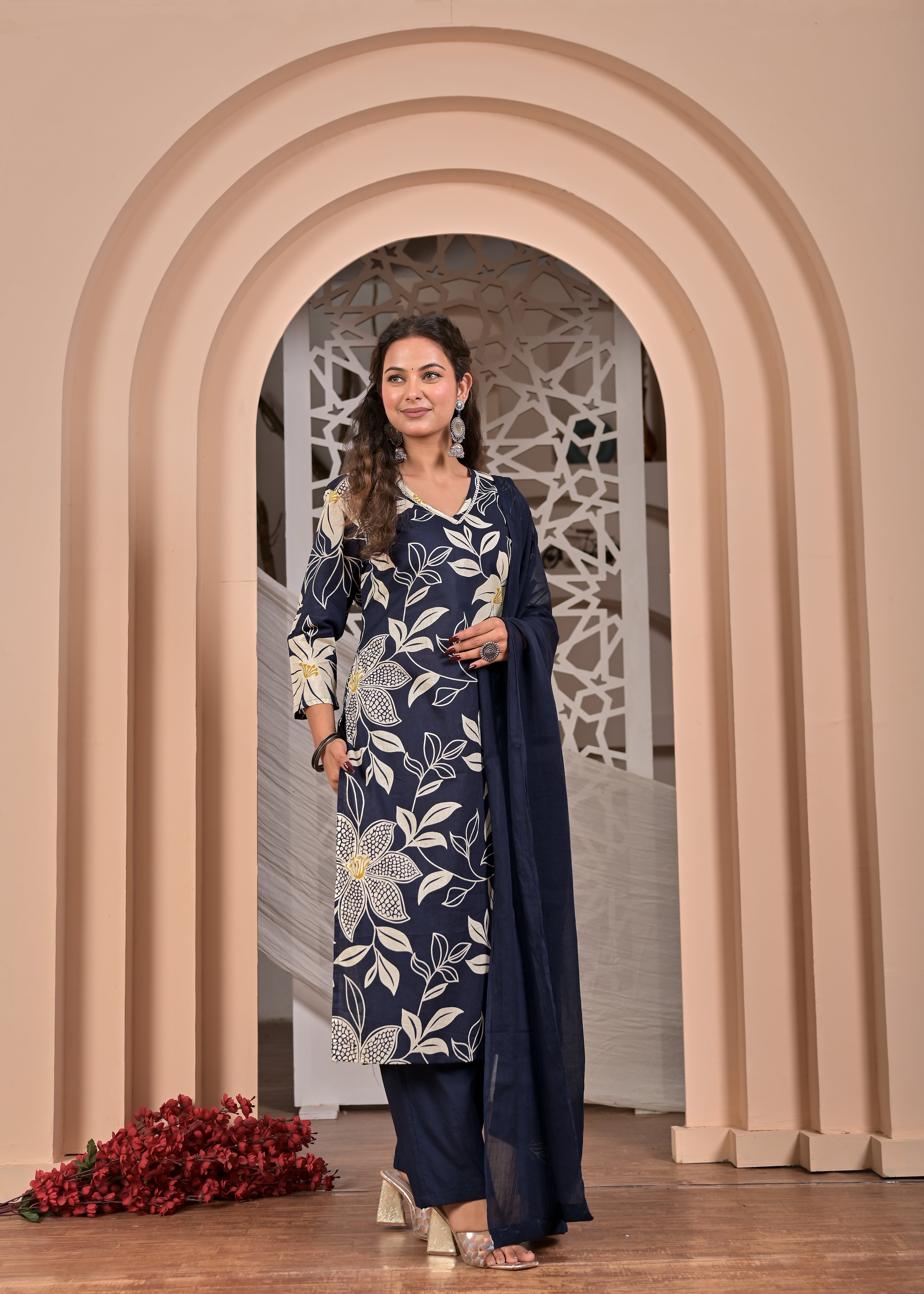 Nama’s Women Printed Ethnic Kurta Pant Set