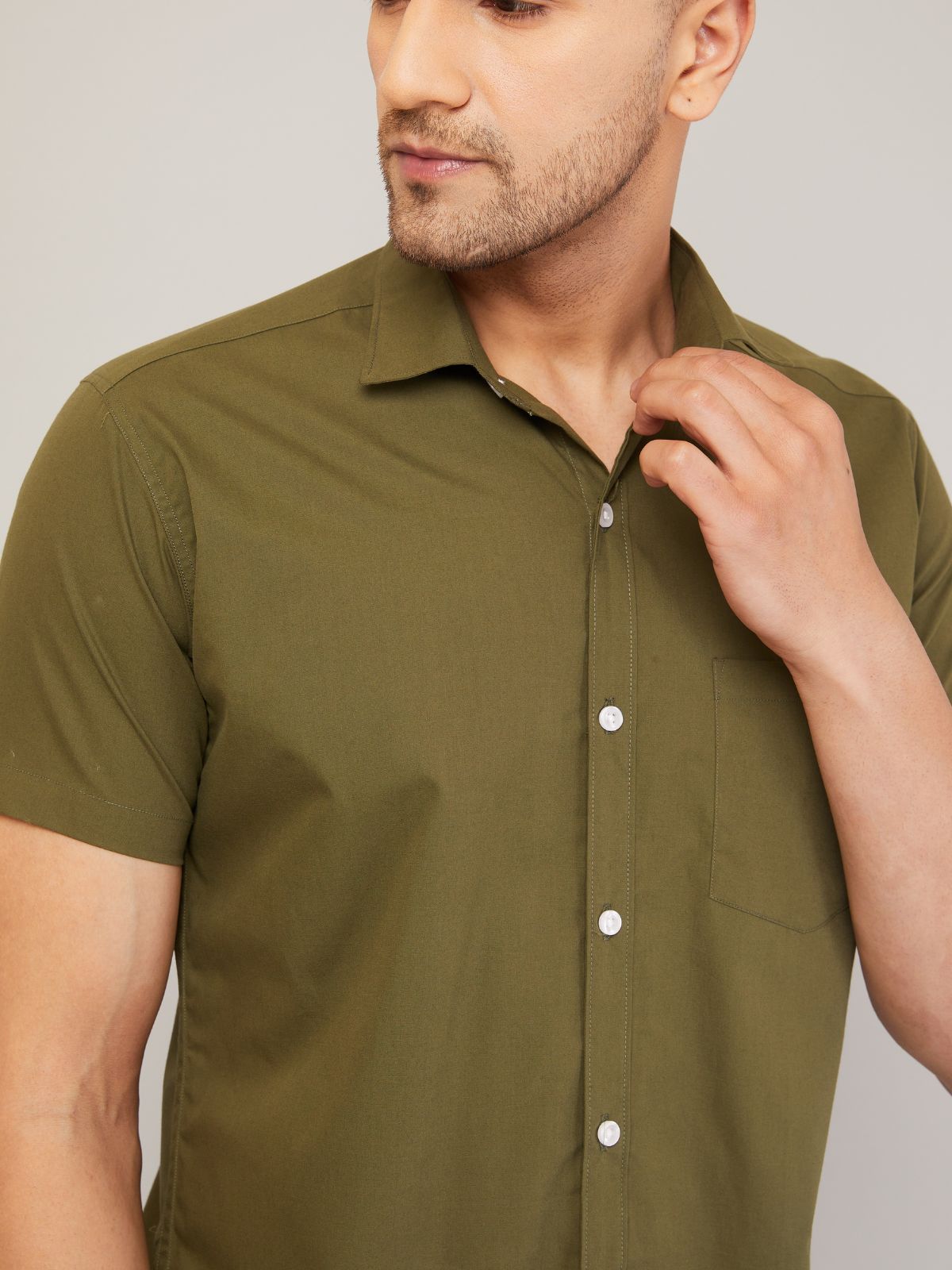 Louis Monarch's Men Regular Fit Solid M Green Spread Collar Casual Half Shirt