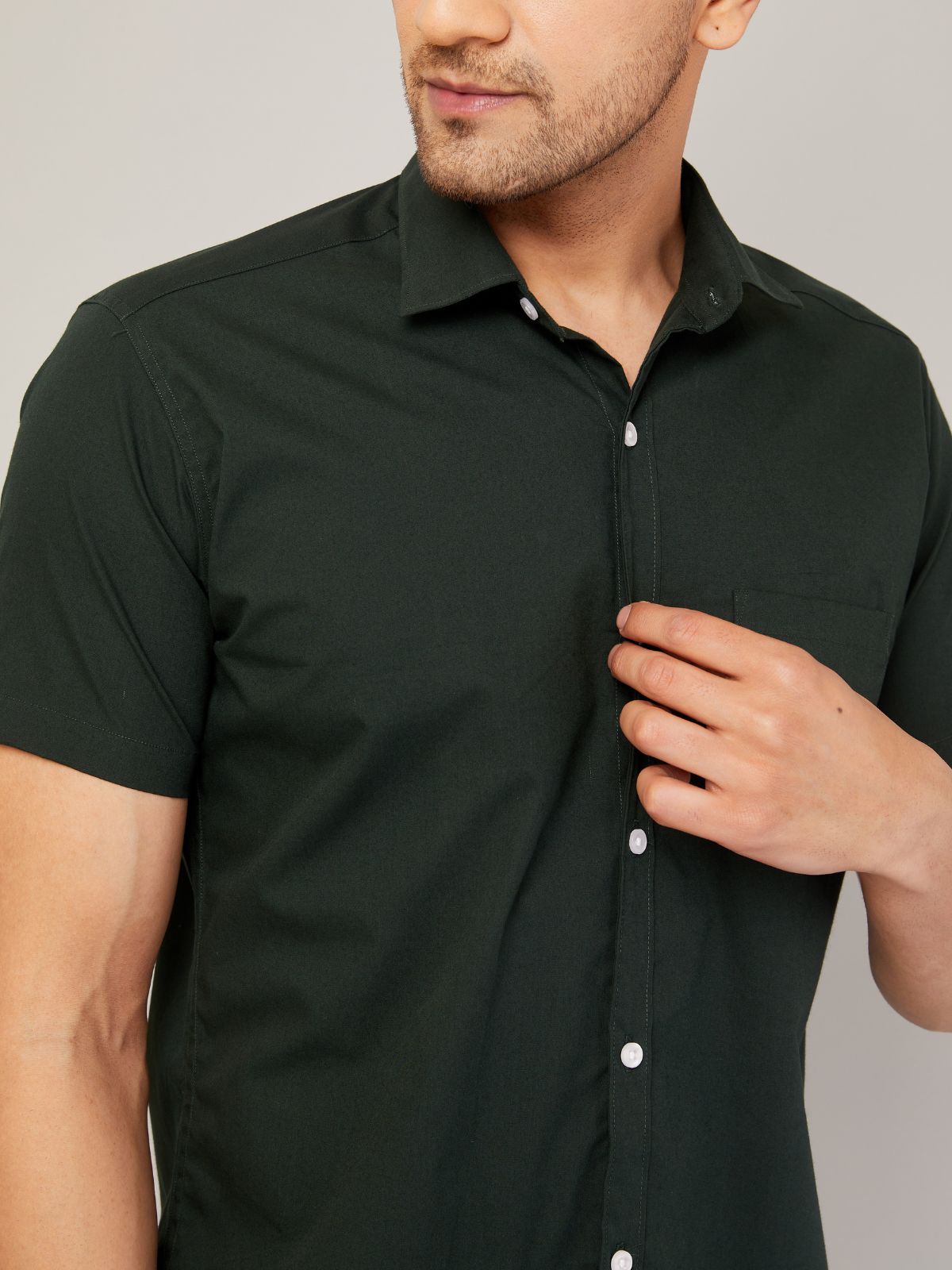 Louis Monarch's Men Regular Fit Solid Dark Green Spread Collar Casual Half Shirt