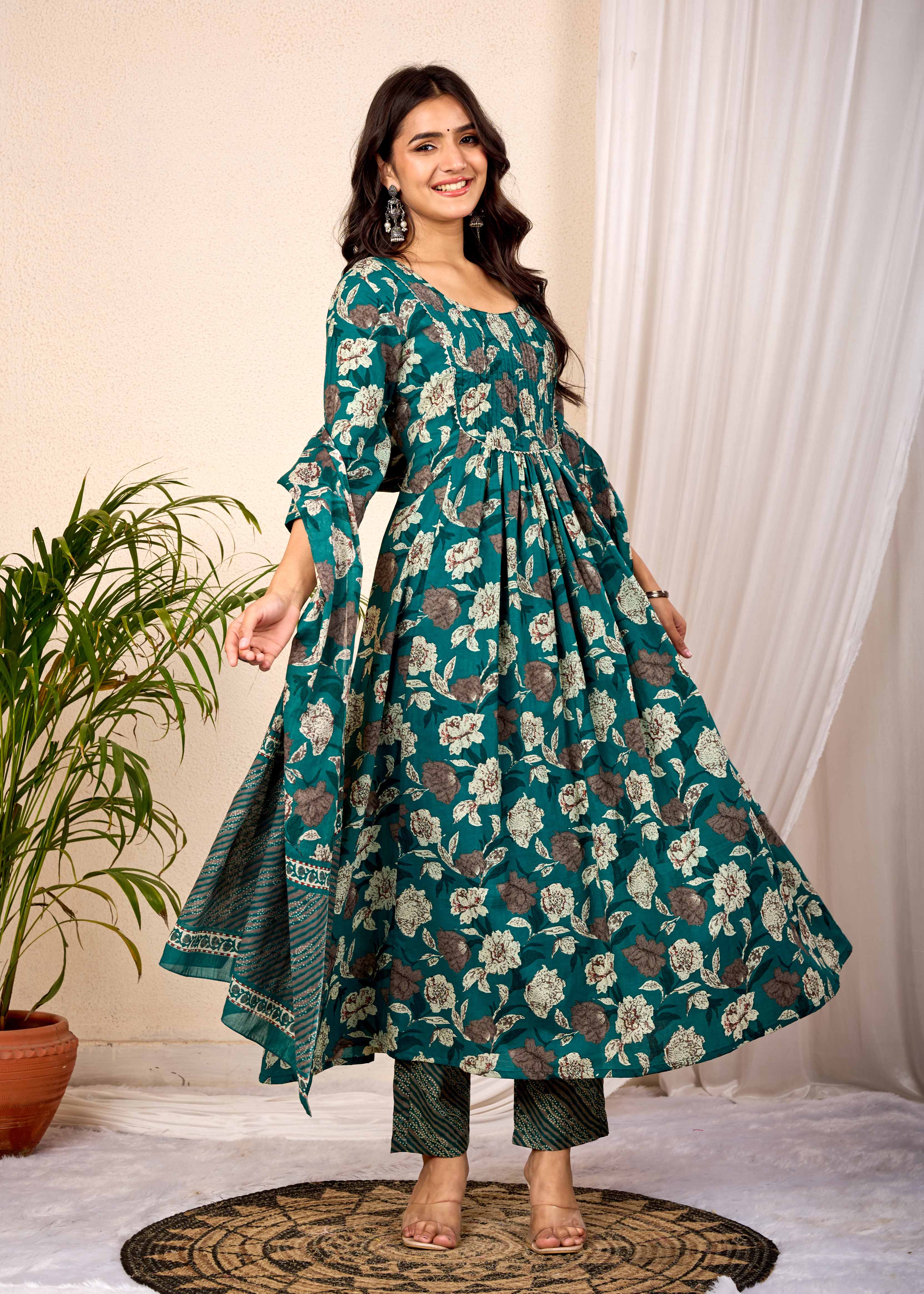 GREEN DAHLIA HAND CRAFTED FLORAL COTTON SUIT SET