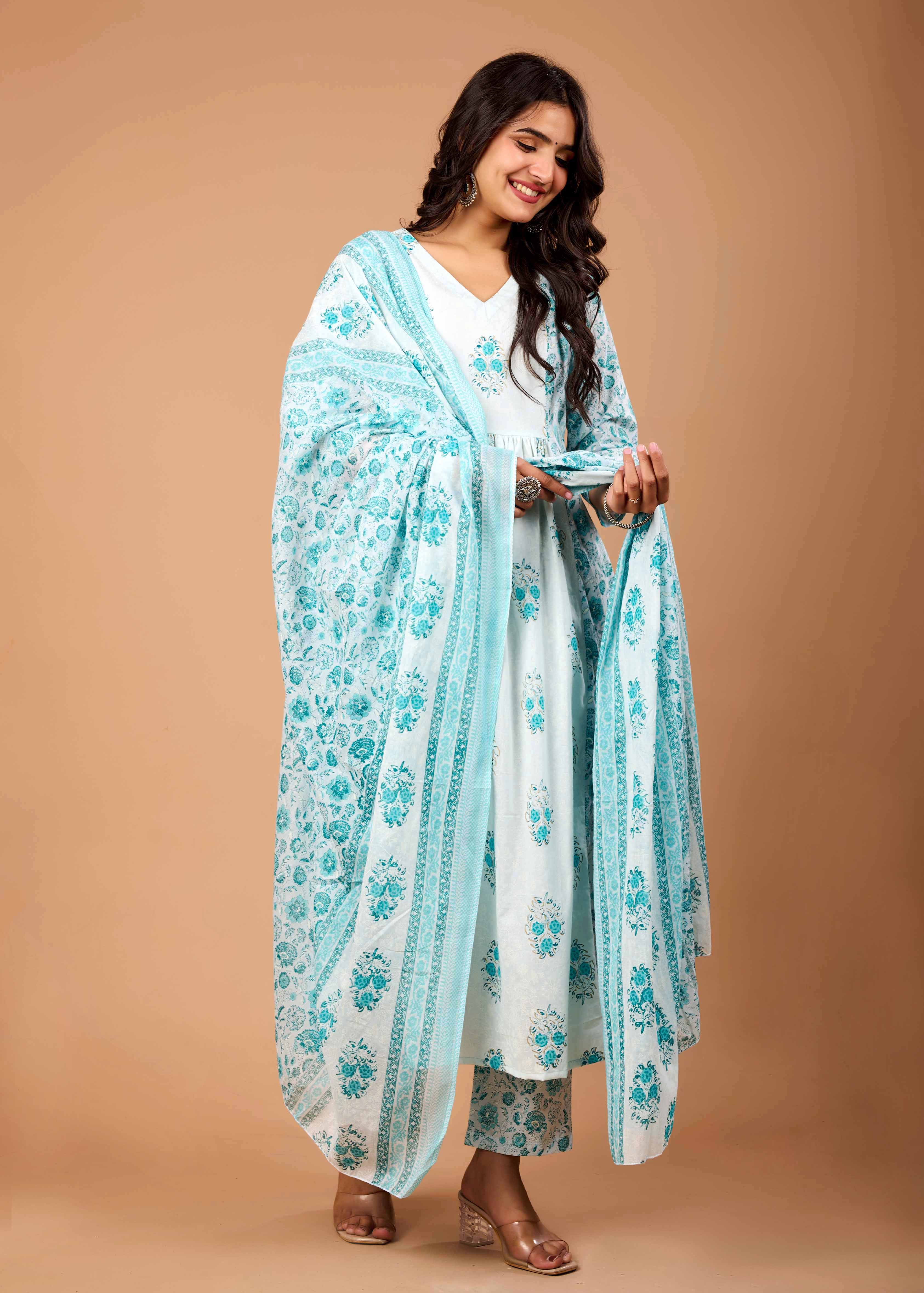 KLARA  GREEN HAND CRAFTED COTTON SUIT SET