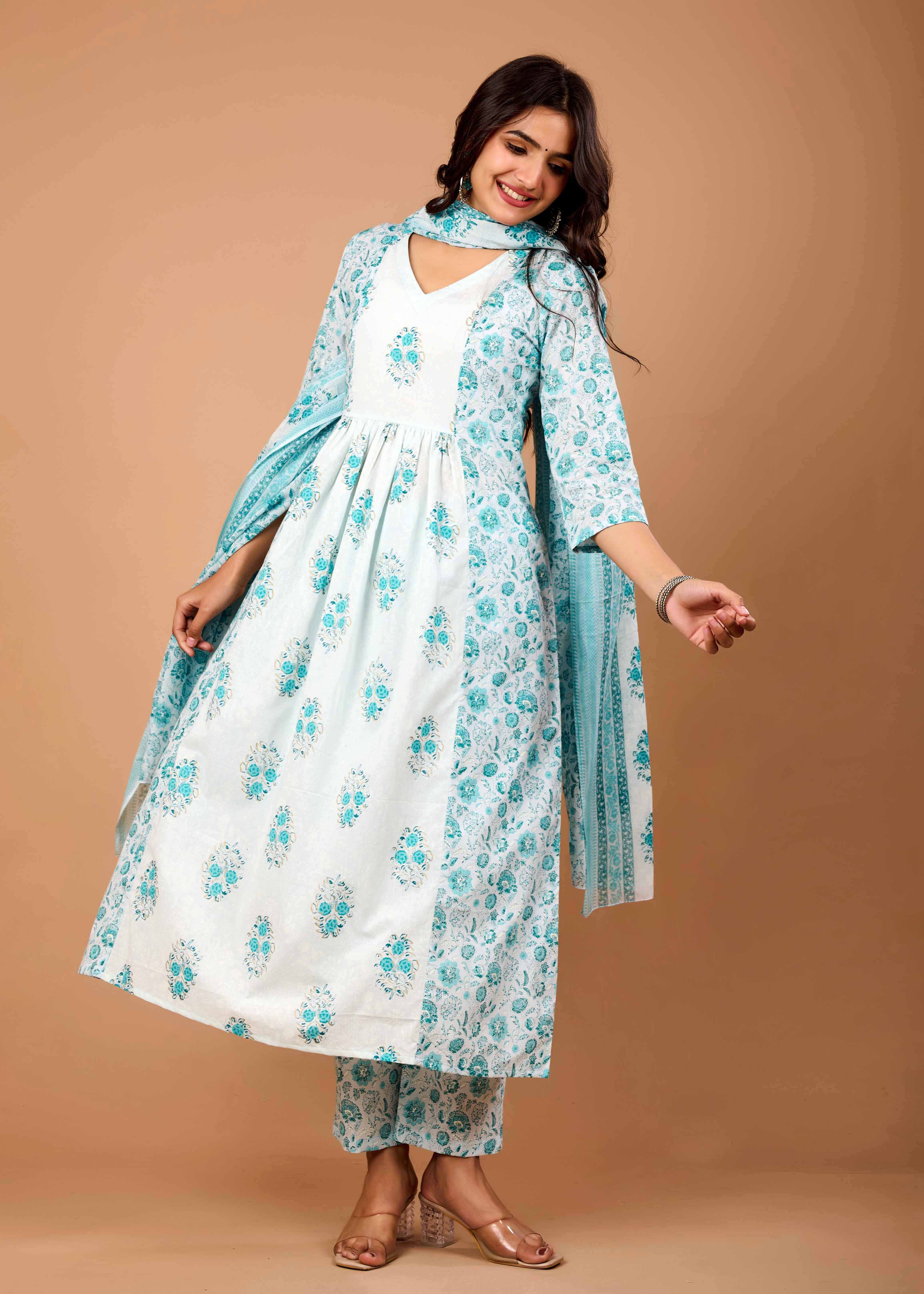 KLARA  GREEN HAND CRAFTED COTTON SUIT SET