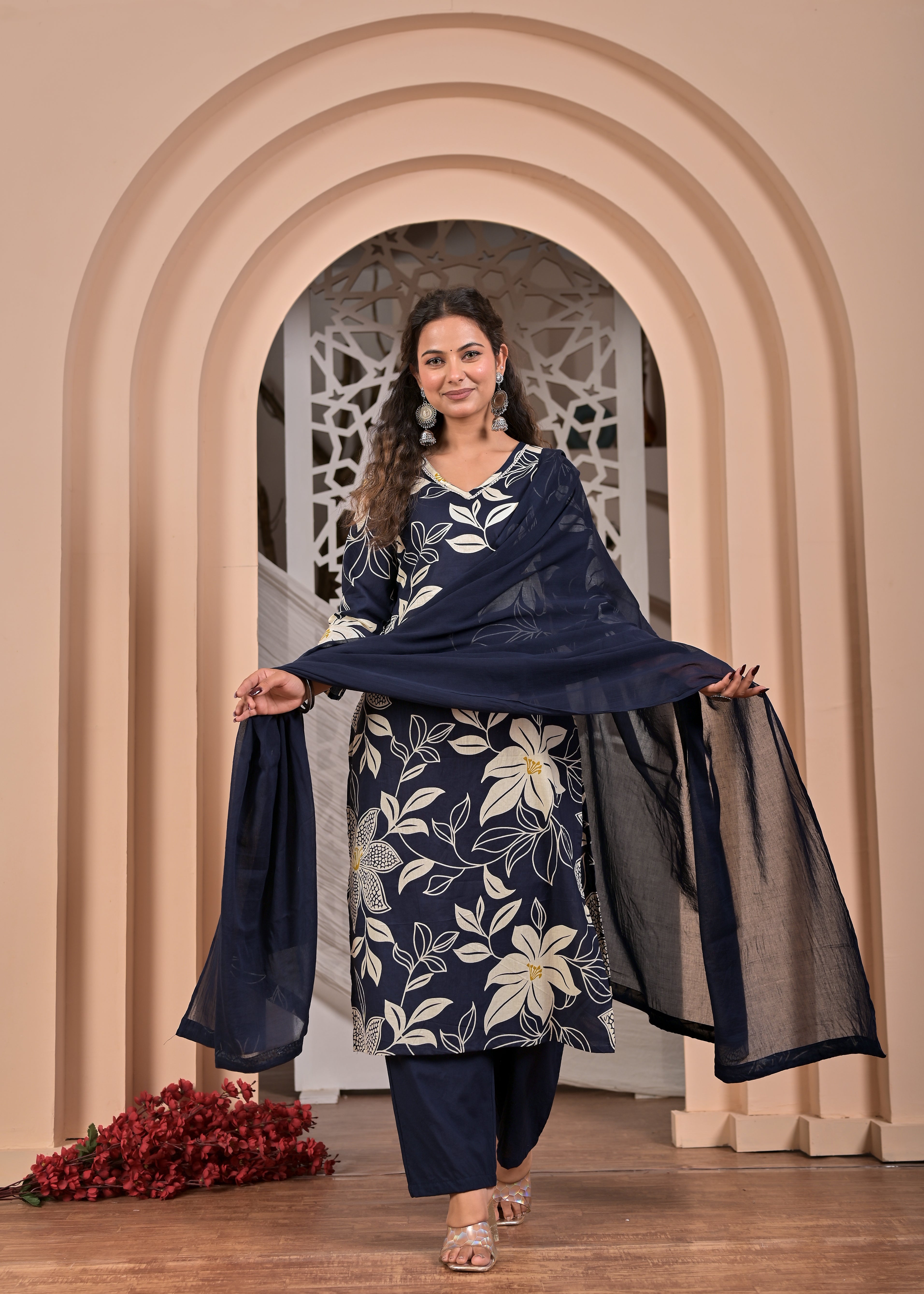 Nama’s Women Printed Ethnic Kurta Pant Set