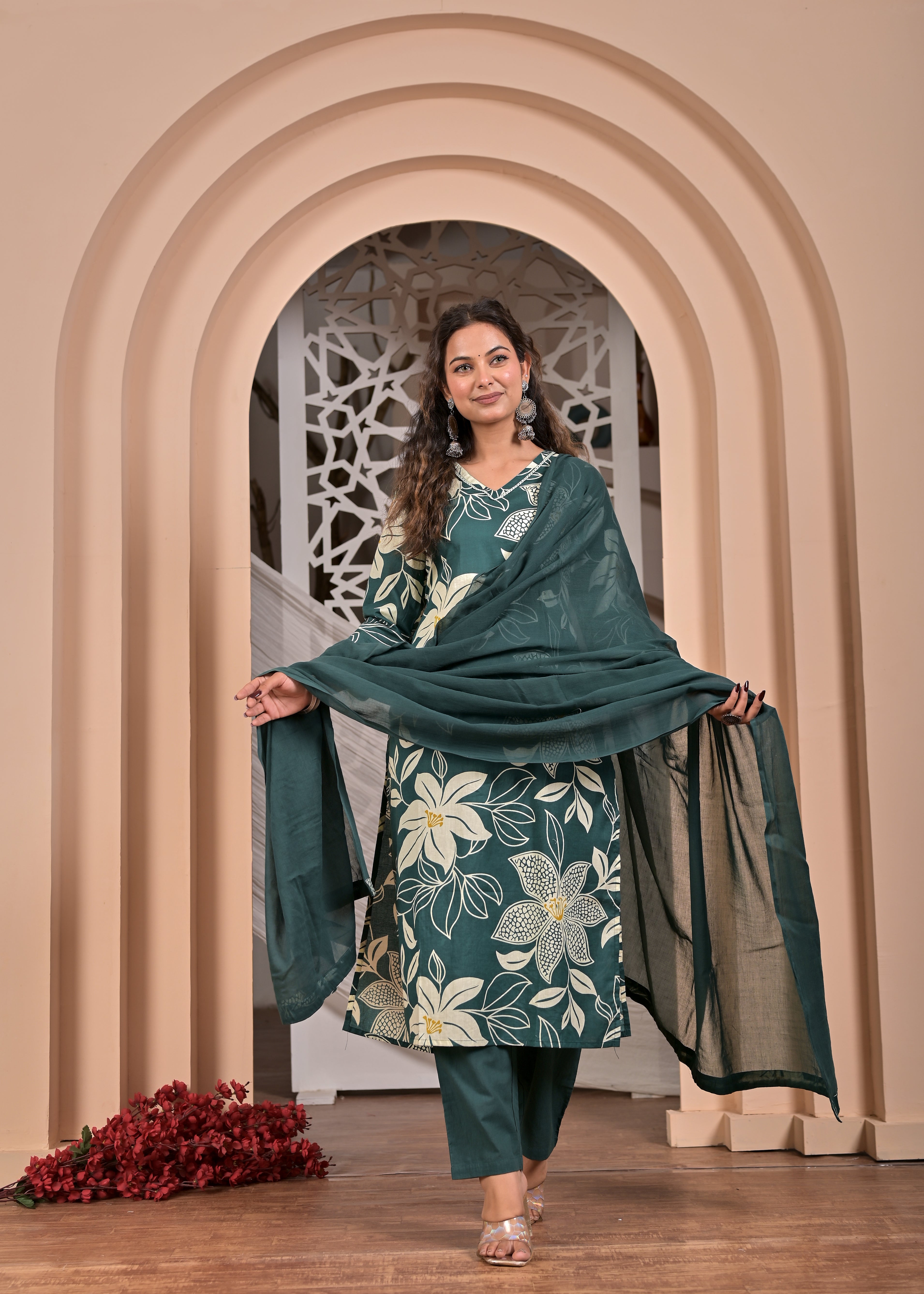 Nama’s Women Printed Ethnic Kurta Pant Set