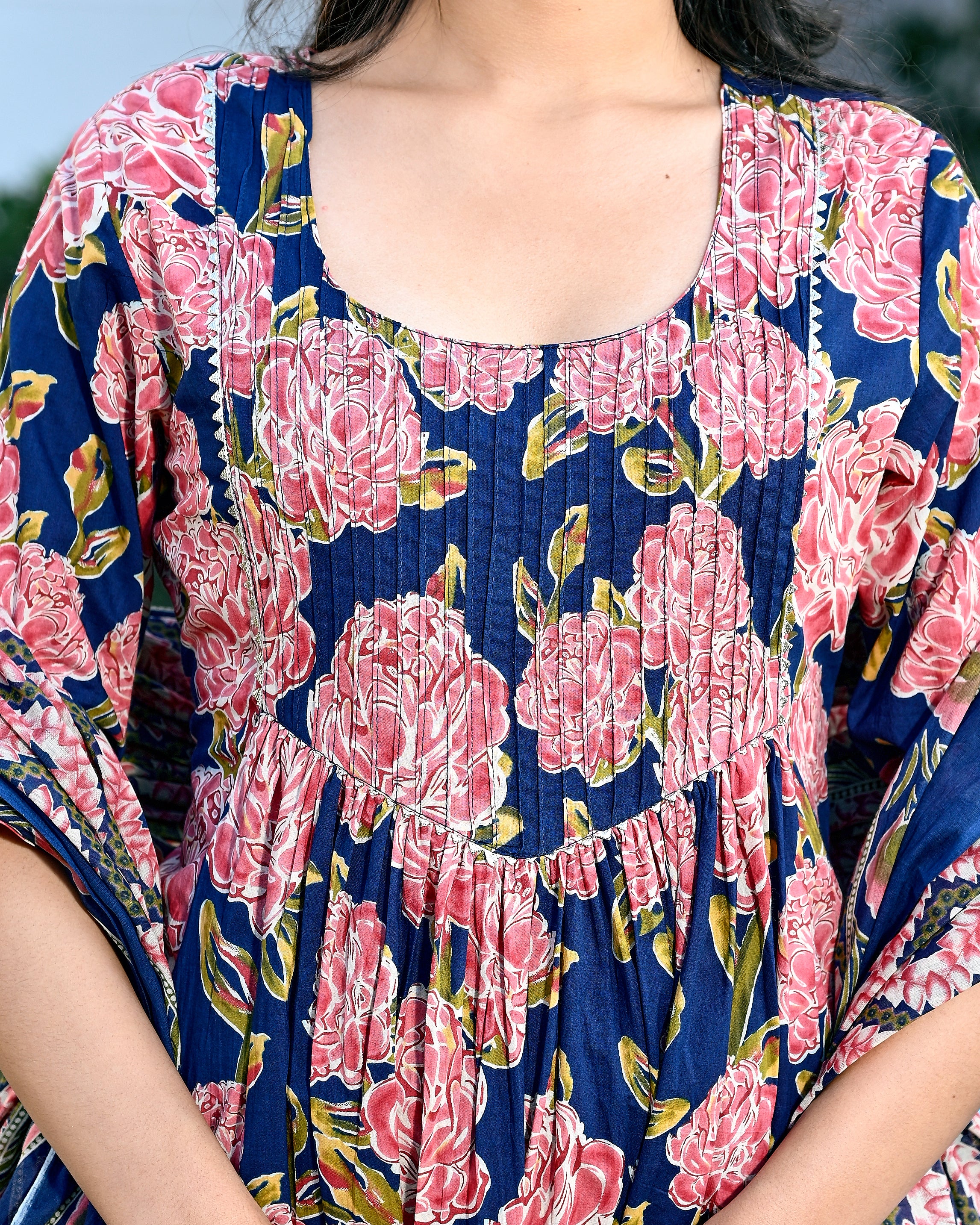 DAZZLING FLORAL HAND CRAFTED COTTON SUIT SET